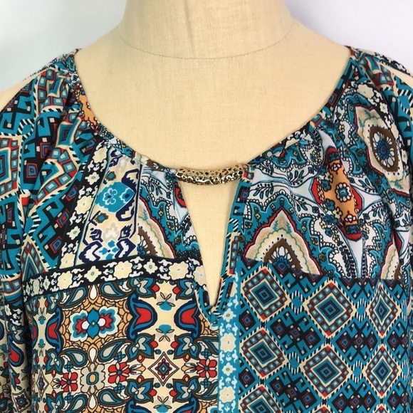 BCX Womens Slit Sleeve Floral Blouse 3/4 Sleeve Keyhole Neck Bohemian - Picture 3 of 9